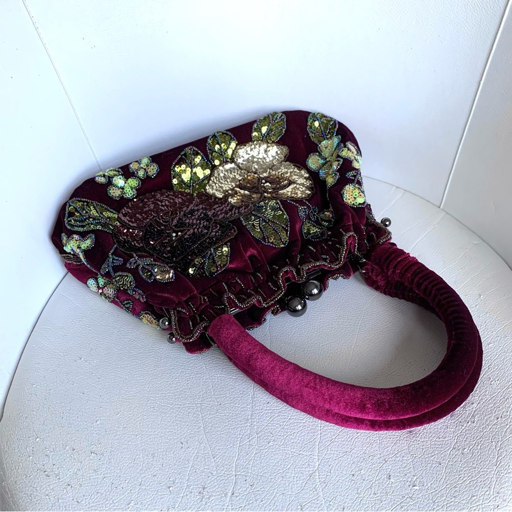 （(◎)＿(◎)）

NWT Vintage Y2K Velvet Sequins Beaded Purse
